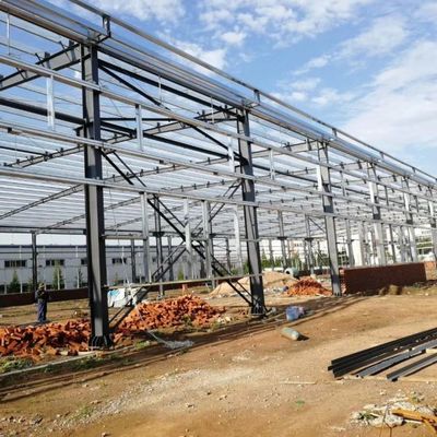 Q355B PEB ساختار فولادی ساختمان انبار فولادی پیش ساخته