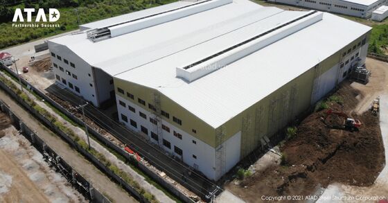 ساختمان اداری با پنجره های آلومینیومی که شامل کف کف است بتن طراحی شده برای توسعه های تجاری شهری و مجتمع های اداری